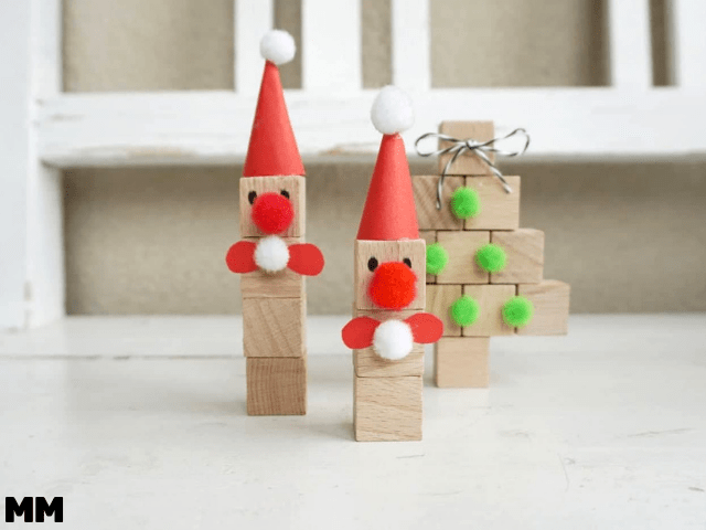 Weihnachtsbasteln mit Holzwürfeln